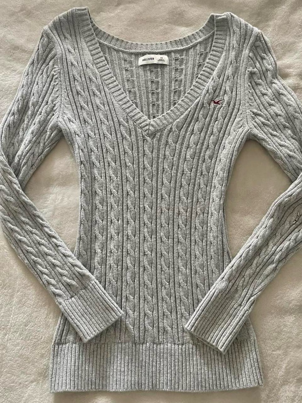 Hollister Light Gray Cable-Knit V-Neck Sweater
